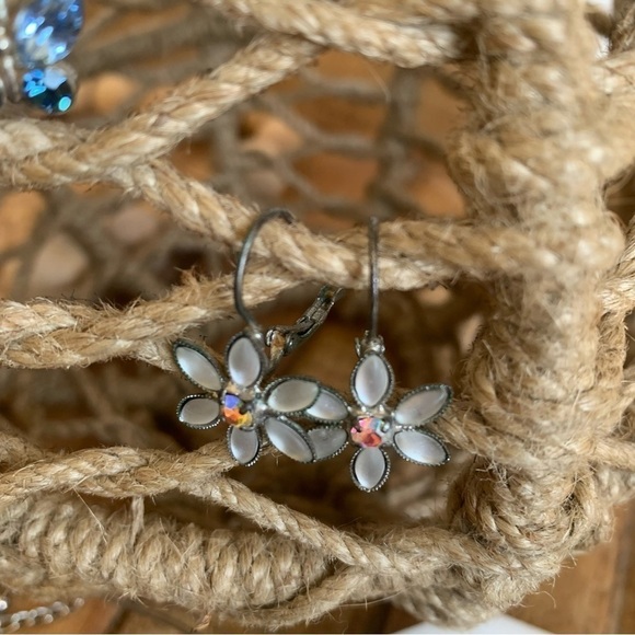 Flowers Fashion Jewelry Lot 7 Piece Necklaces, Earrings, Ring, Brooch - Picture 8 of 12